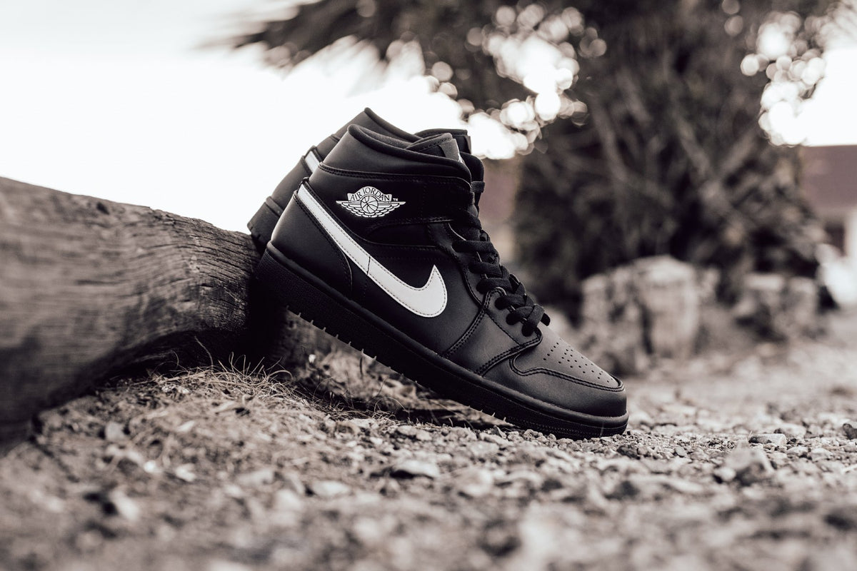 Air Jordan 1 Mid "Black/White" Available Now