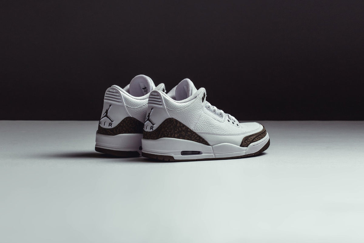 Air Jordan 3 Retro 'Mocha' "White/Chrome/Dark Mocha" Available Now