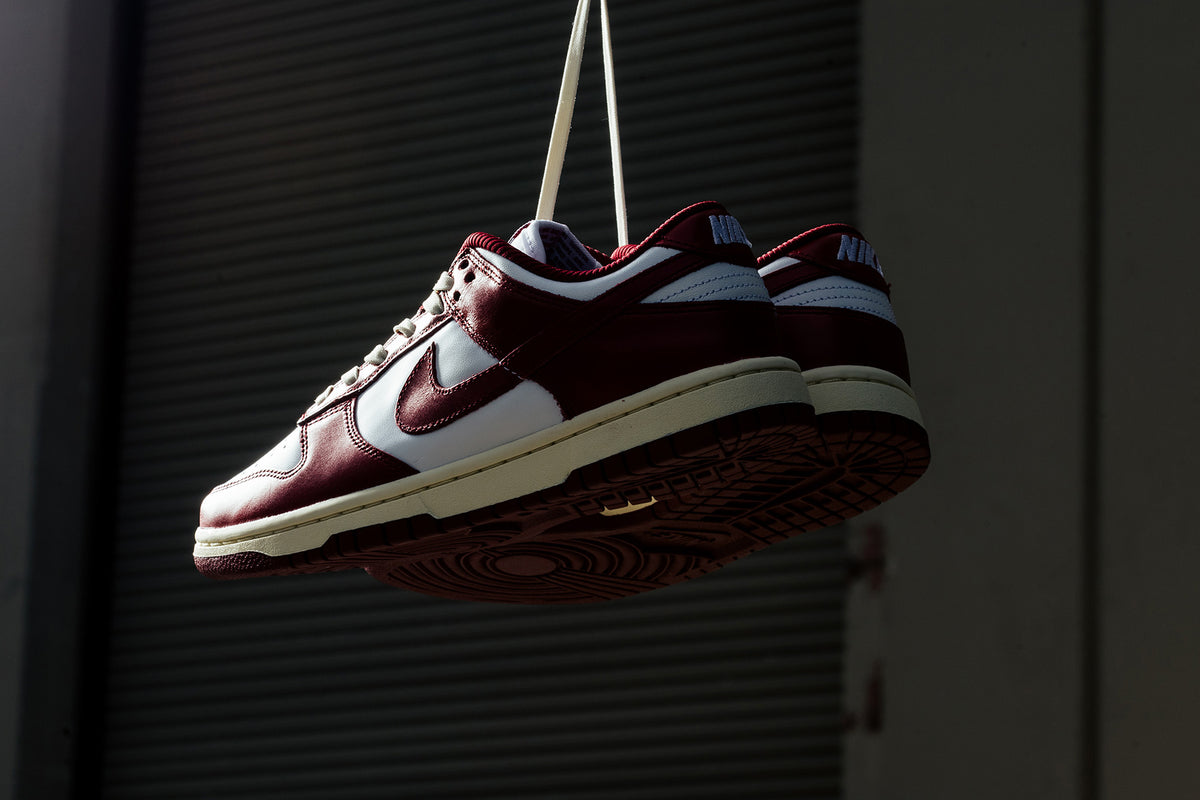 Nike Dunk Low Women's 'Team Red and White' Release April 21th