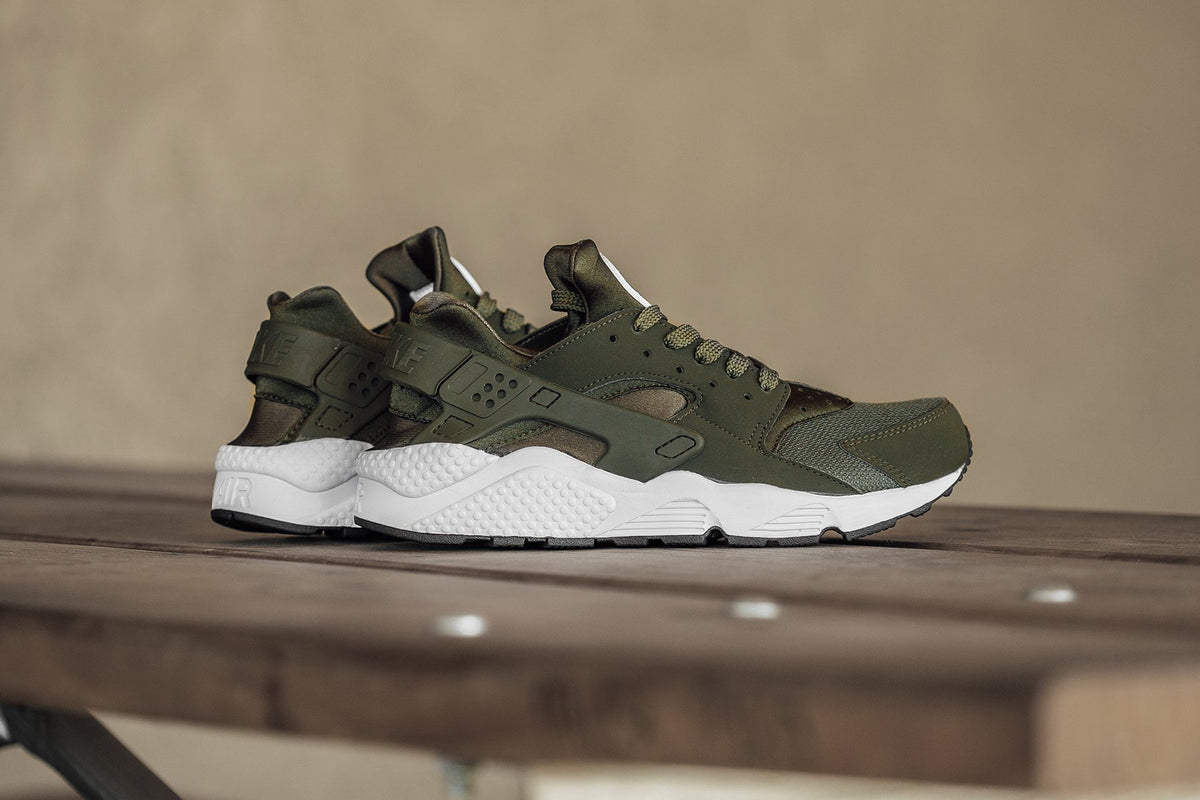 Nike Air Huarache 'Cargo Khaki' Available Now