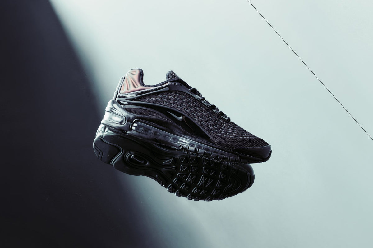 Nike Air Max Deluxe "Black/Dark Grey" Available Now