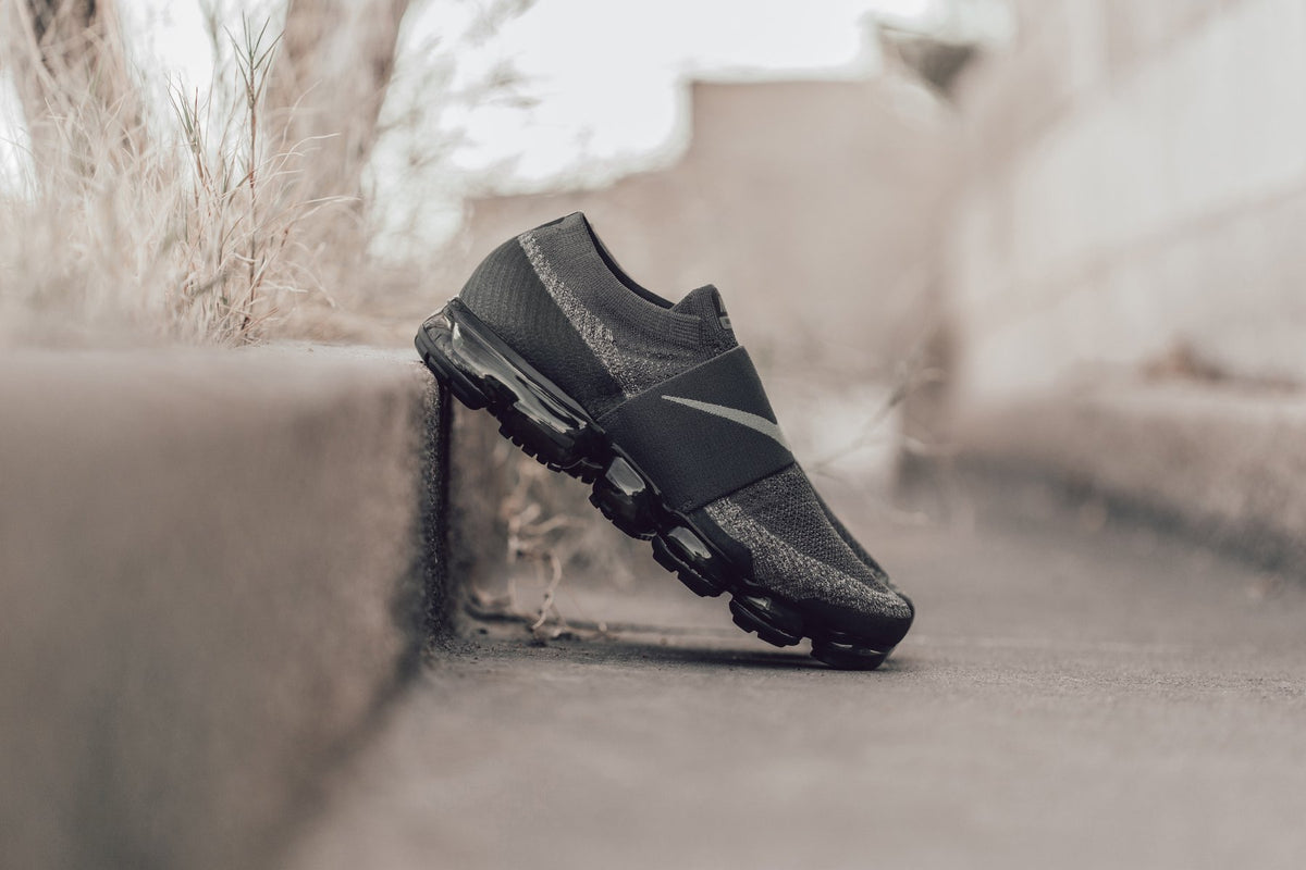 Nike Air Vapormac Flyknit Moc "Midnight Grey/Dark Stucco" Coming Soon