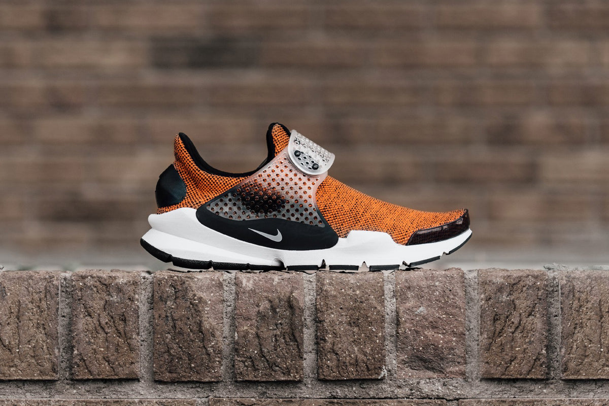 Nike Sock Dart SE "Terra Orange" Available Now