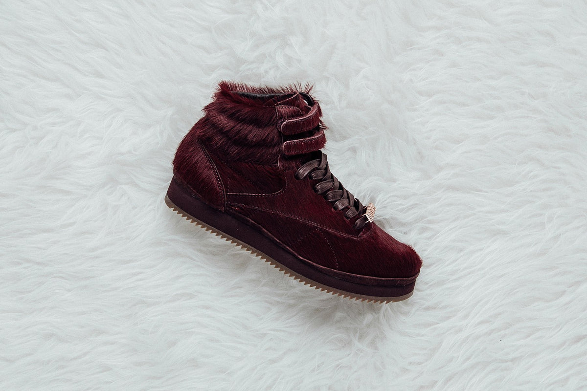 Reebok x Amber Rose Women's "Muva Fuka" Available Tonight