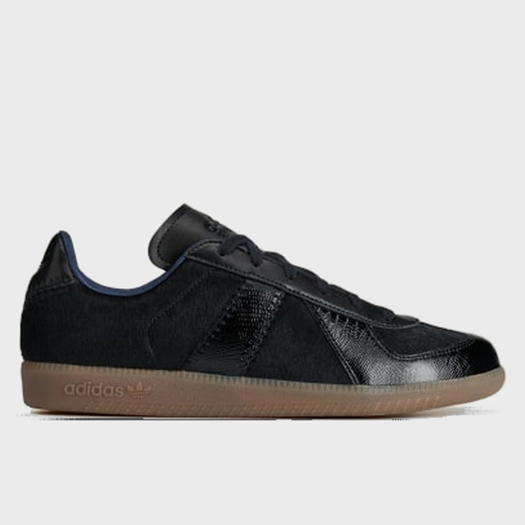 Karintha BW Army Black Pony - Core Black/Core Black/Gum